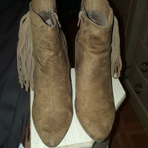 Short sexy boots